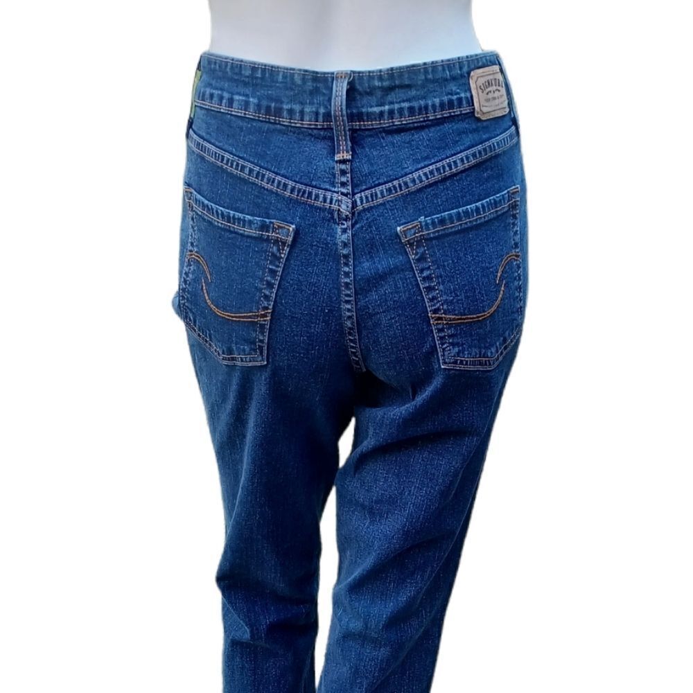 43618....Levis Signature Bootcut Jeans Size 10M
