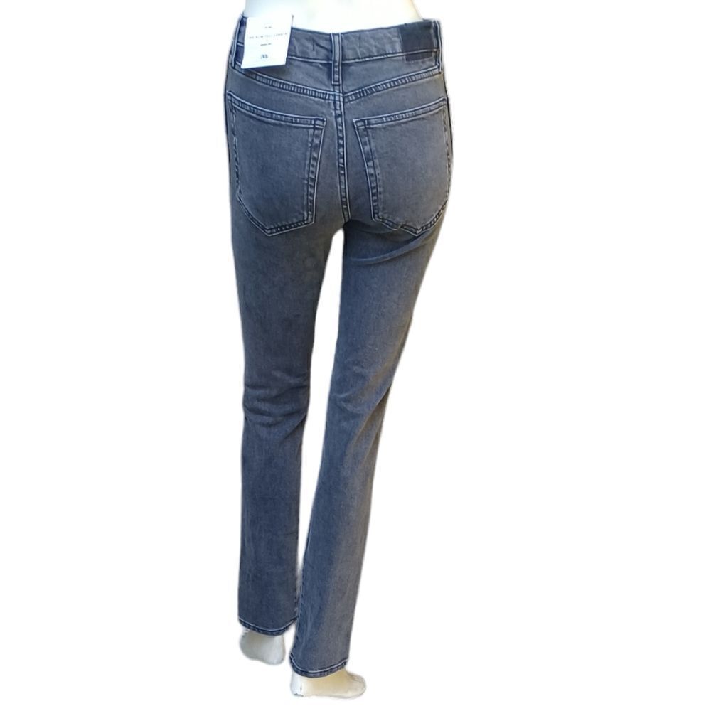 682046....ZARA Straight leg Jeans Size 2, W24" 30"Inseam 10"Rise