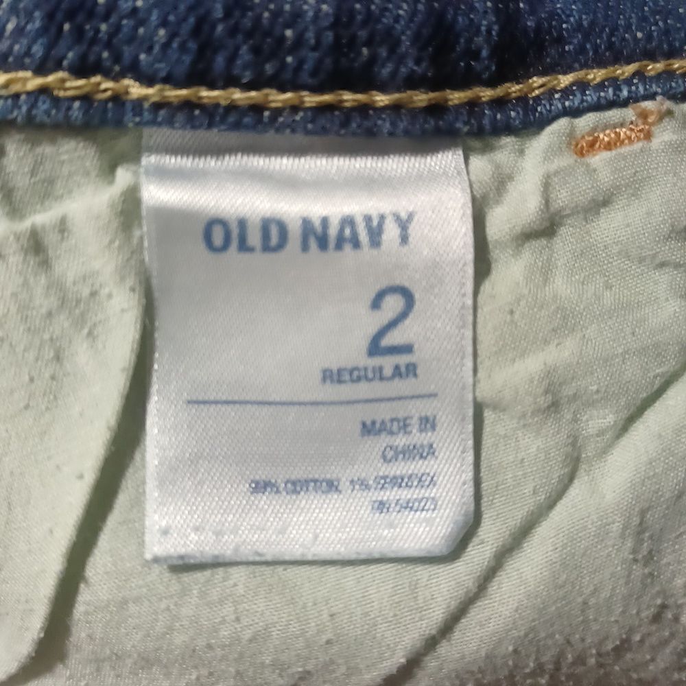 41701...Preowned Old Navy Sweetheart Skinny Jeans Size 2R, W26" 27"Inseam 8"Rise