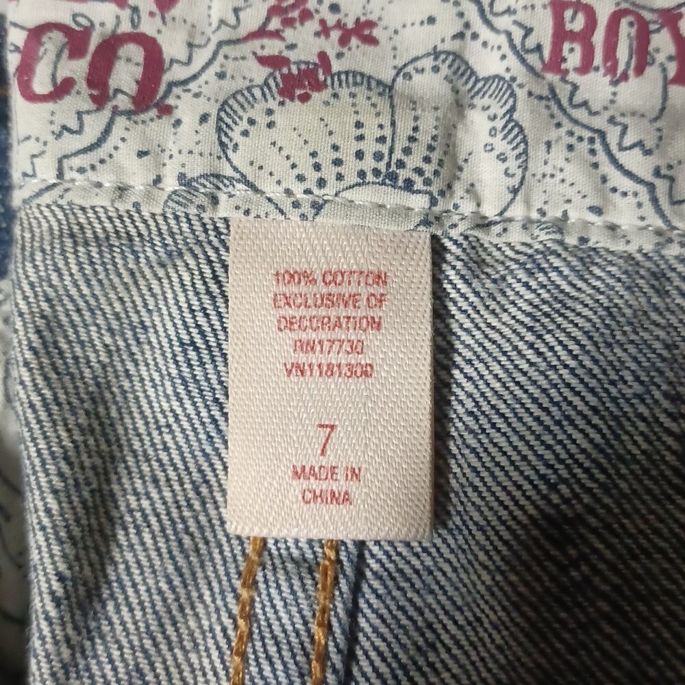42057..Preowned Mossimo Supply Co. Boyfriend Jeans Size 7, W30" 30"Inseam 8"Rise