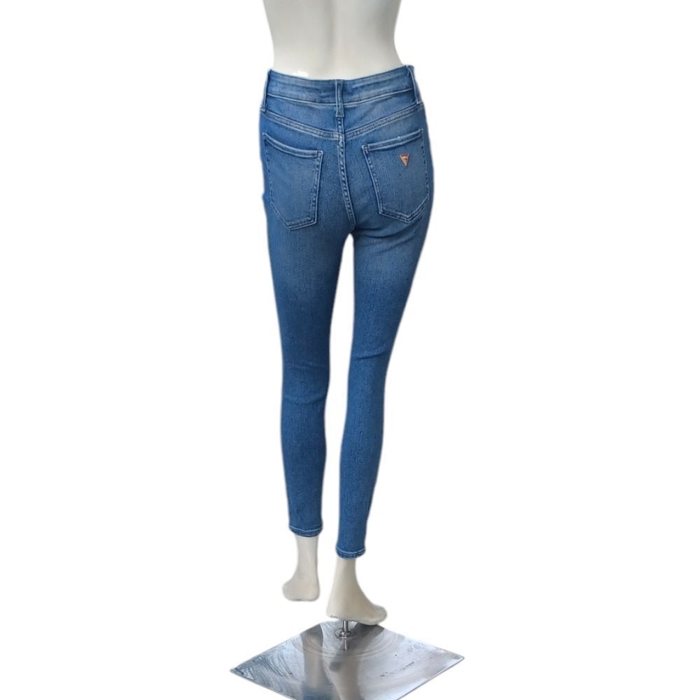 5014...Guess Skinny Jeans Size 26, 25" Inseam 8" Rise