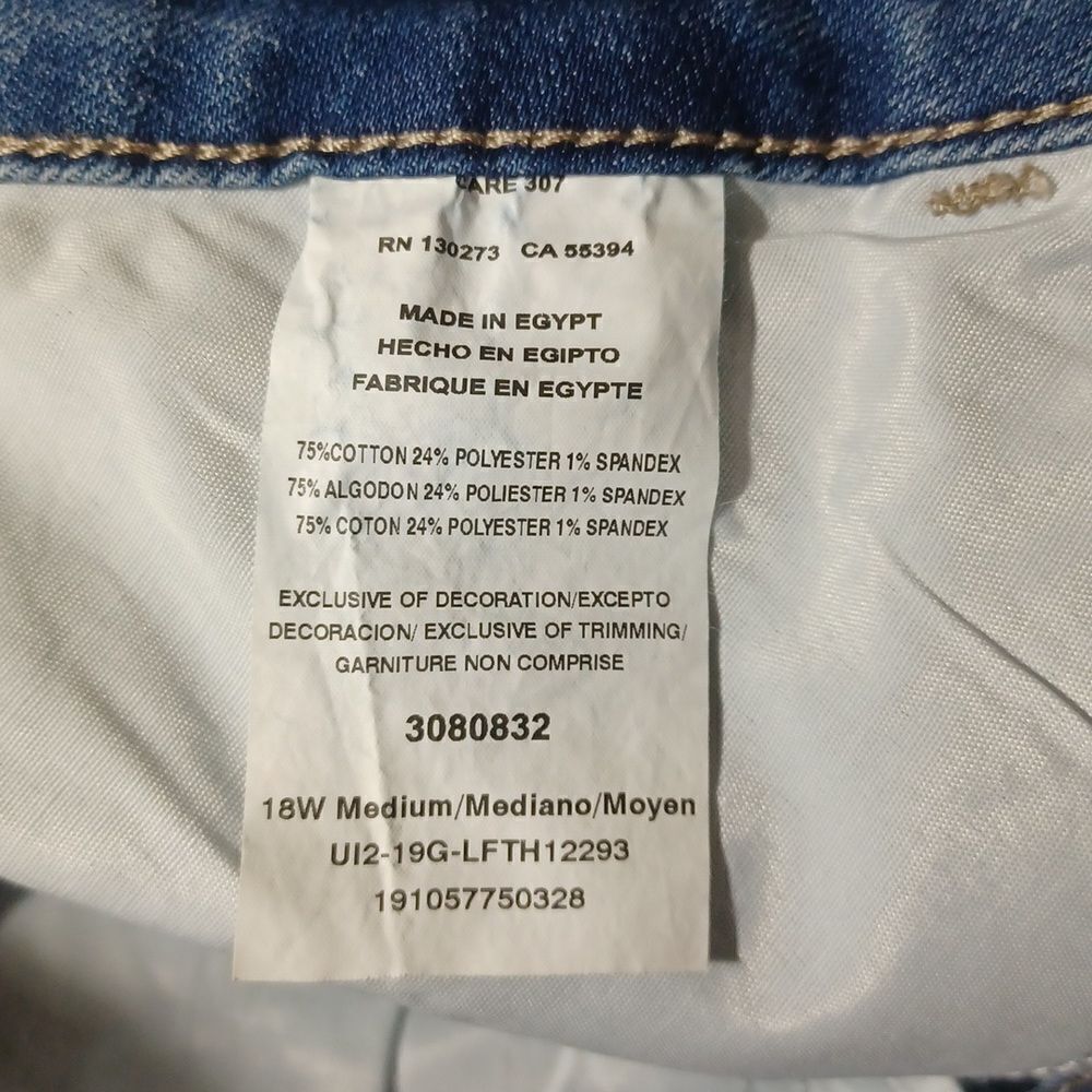 536328....Lee Straight Leg, Mid Rise Jeans 18W, 10P
