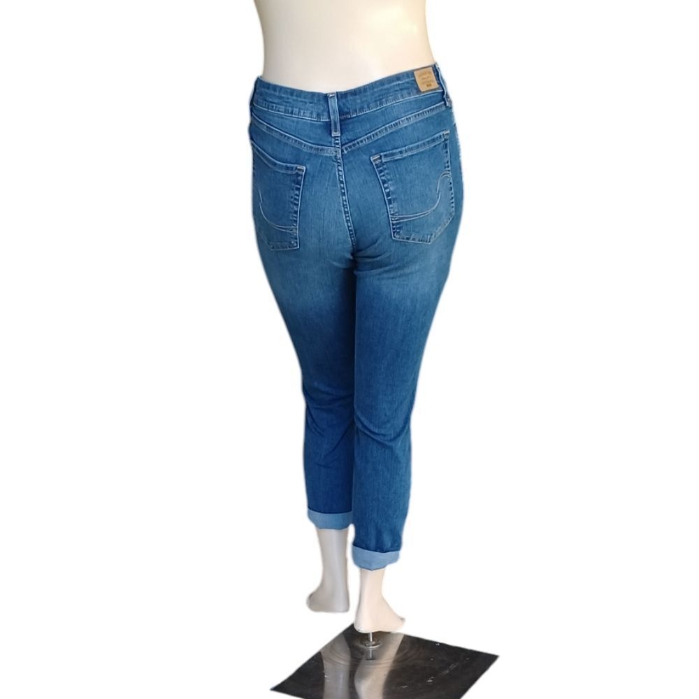 5031....Signature Levi Strauss Mid-Rise Boyfriend Jeans Size 10/30 10"Rise