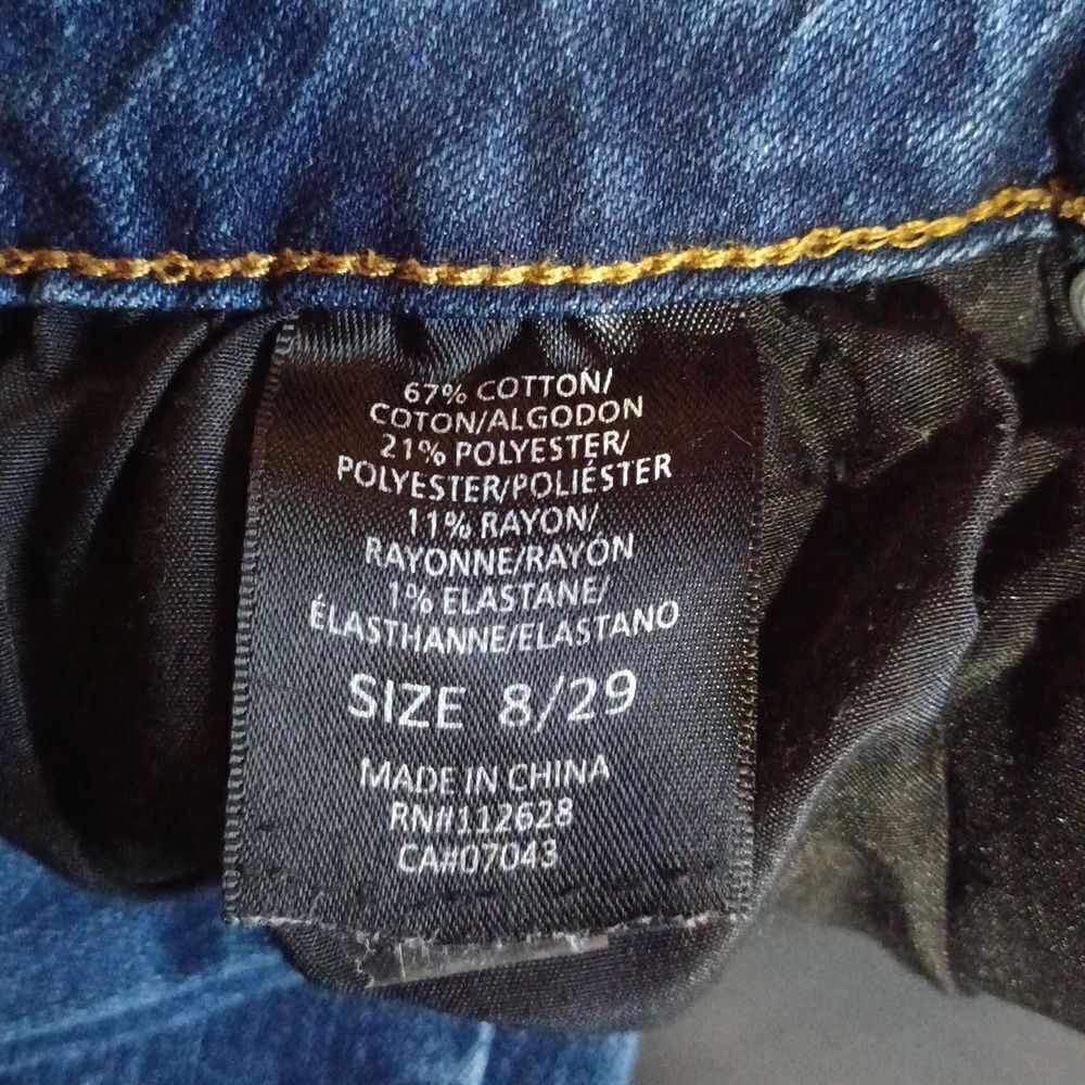 670344...Tahari Classic Skinny Jeans Size 8/29
