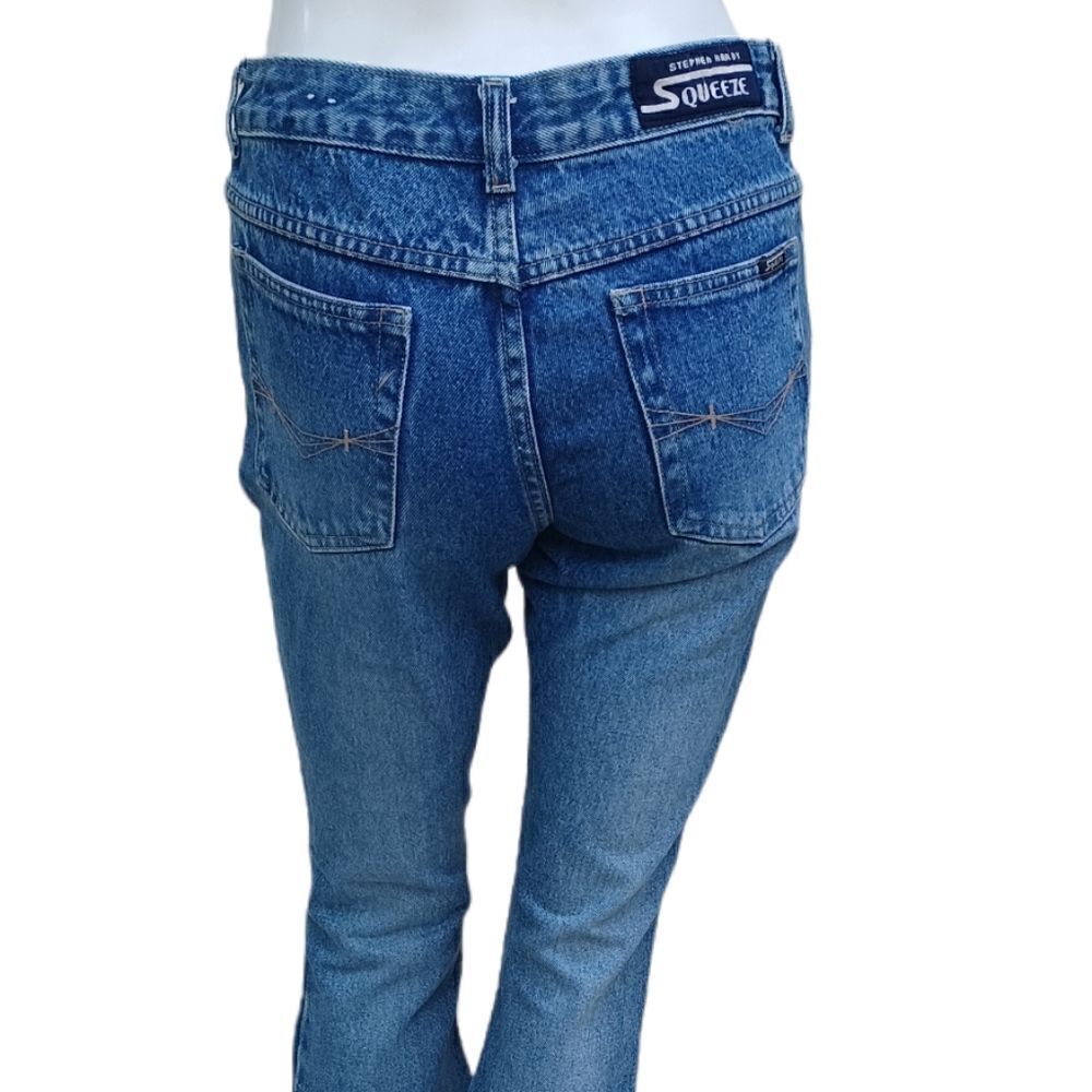 42232...Squeeze Bootcut Jeans Size 3/4, 28"Inseam 8"Rise