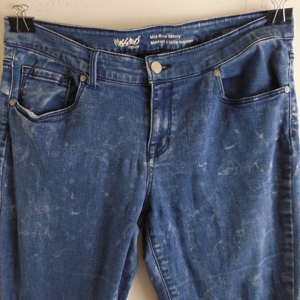 531513...Preowned Mossimo Skinny Jeans Size 12/31, 8"Rise
