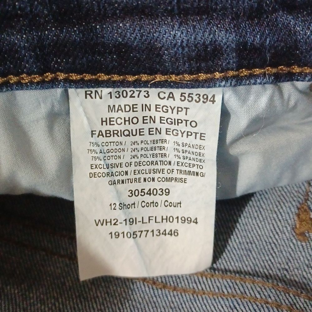 548017.....Lee Straight leg Jeans Size 12 Short, W35" 27" Inseam 9 1/2"Rise