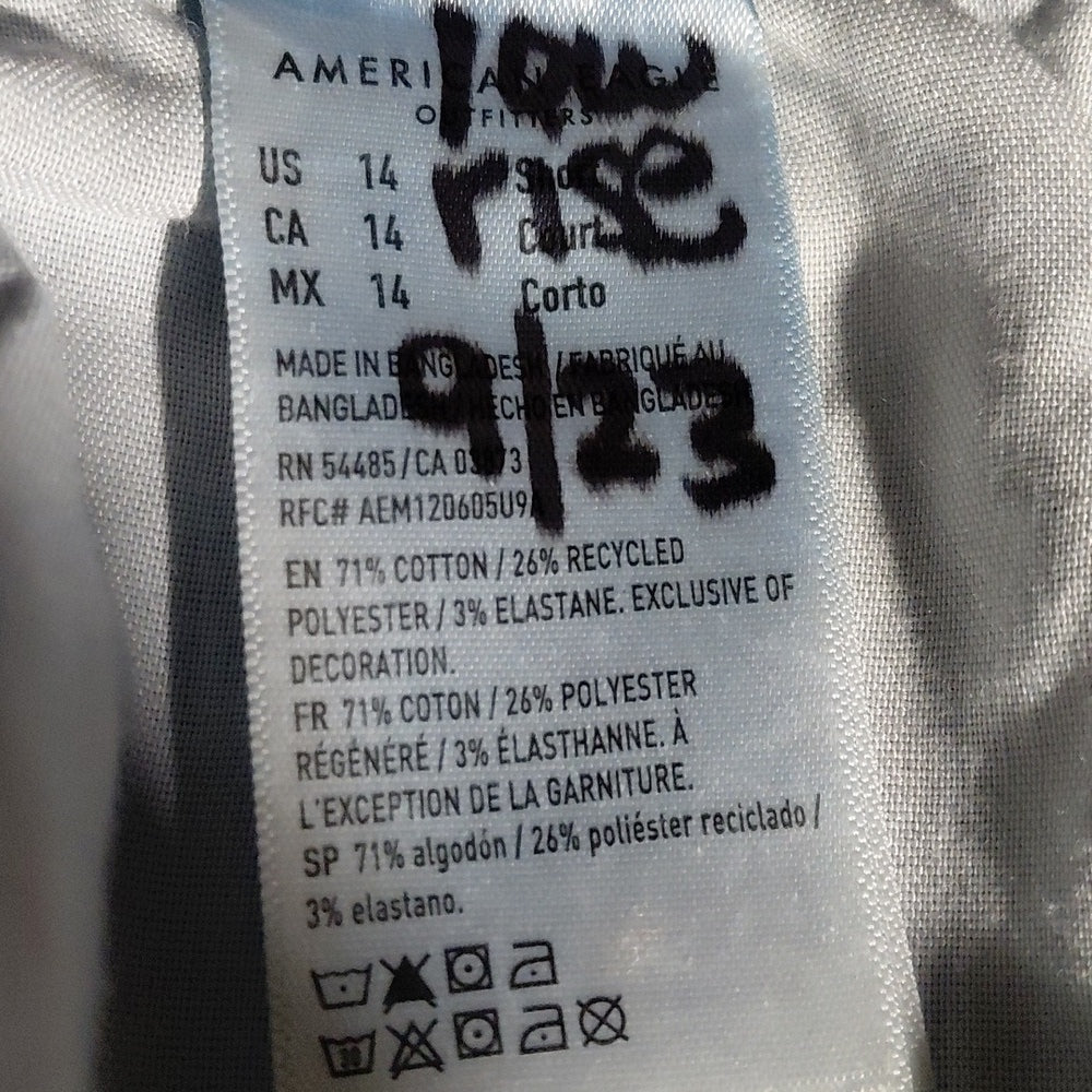 90028..American Eagle Skinny Jeans Size 14, 32"W, 27"Inseam, 10"Rise