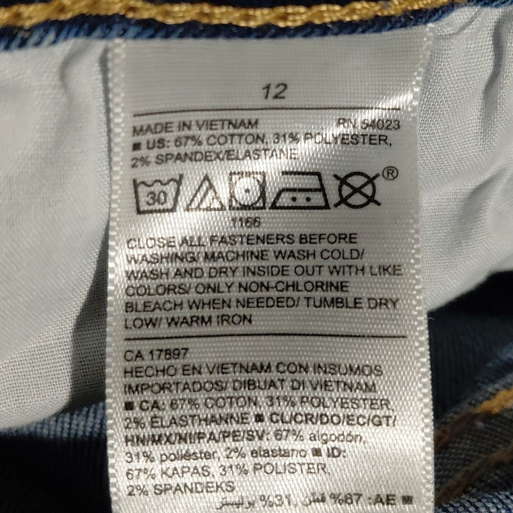 63098....Old Navy Kicker Bootcut Jeans Size 12, 35"W, 29" Inseam 9"Rise