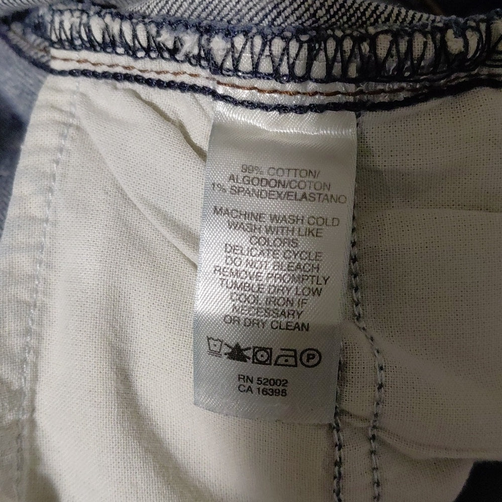 53028..Dkny Straight leg Jeans Size 6R, W28" 25"Inseam 8"Rise