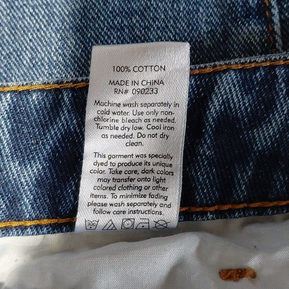 8130...Pacsun Straight leg Mom Jeans Size 23, W23" 25"Inseam 9"Rise