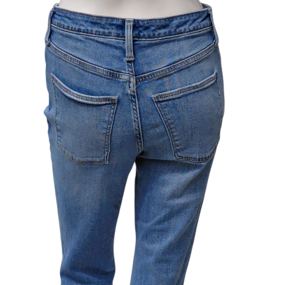 8251...Universal Thread Blue Distressed Jeans Size 6/28