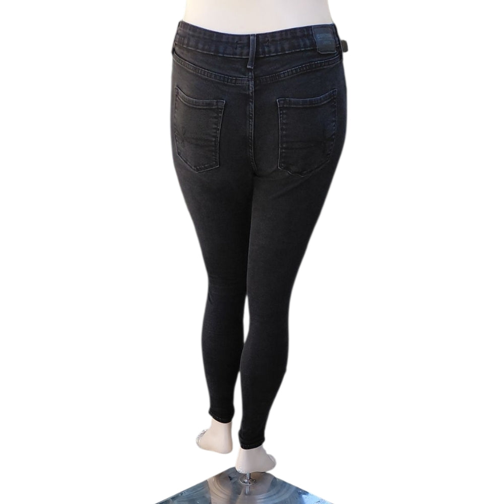 8266.....Denizen By Levi's Skinny Jeans Size 10 W30