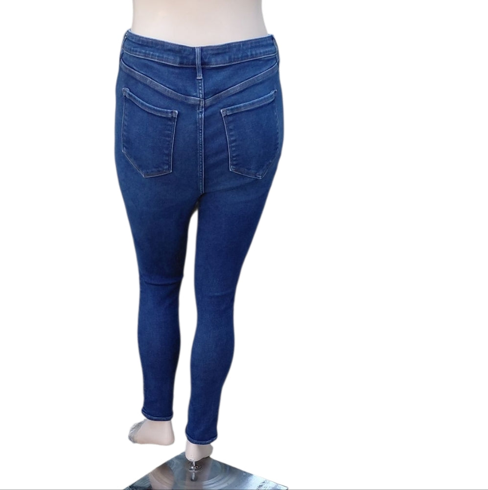 8259. ....Women's Old Navy Jeans Size 16