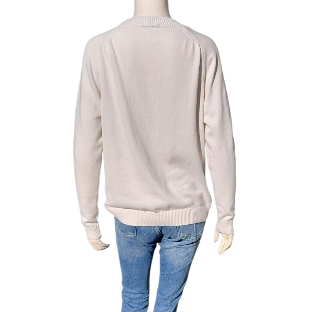 9318....Women's Gap Long Sleeve Pullover Sweater Size Medium