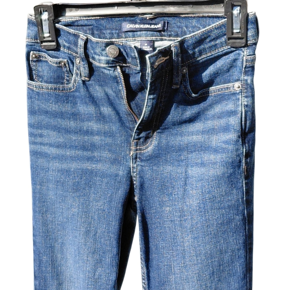 9332....Calvin Klein Straight Leg Jeans Size 24, 30" Inseam 9" Rise