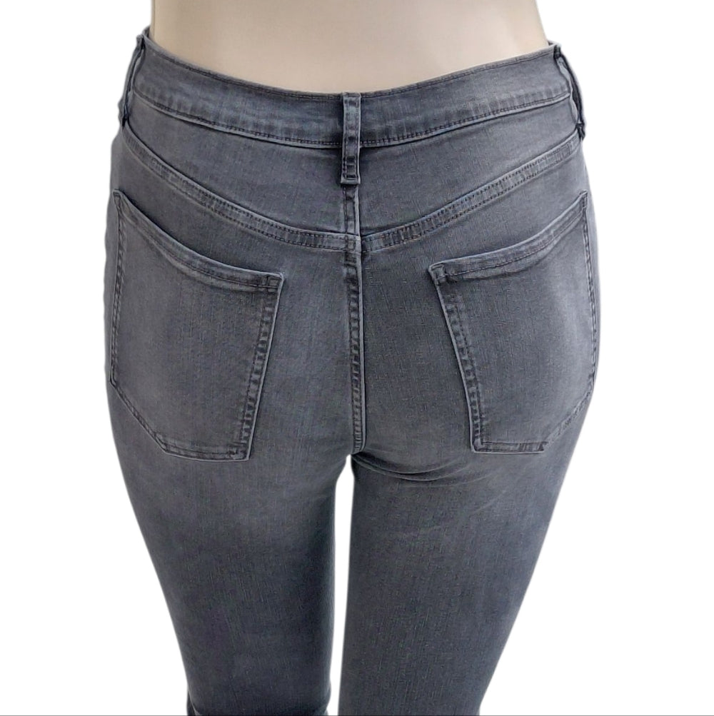 93319....Women's Banana Republic Gray Crop Jeans Size 30/10