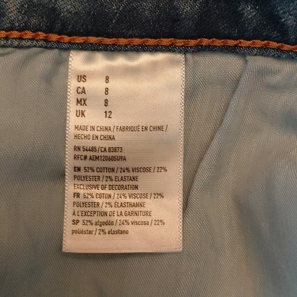7093..Women's American Eagle Outfitters Distressed Denim Shorts Size 8