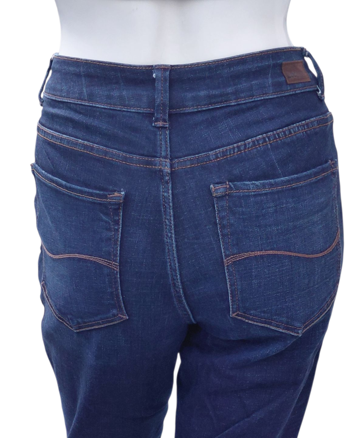 572123.....Preowned Lee Modern Series Curvy Bootcut Jeans W31", 32"Inseam 9"Rise