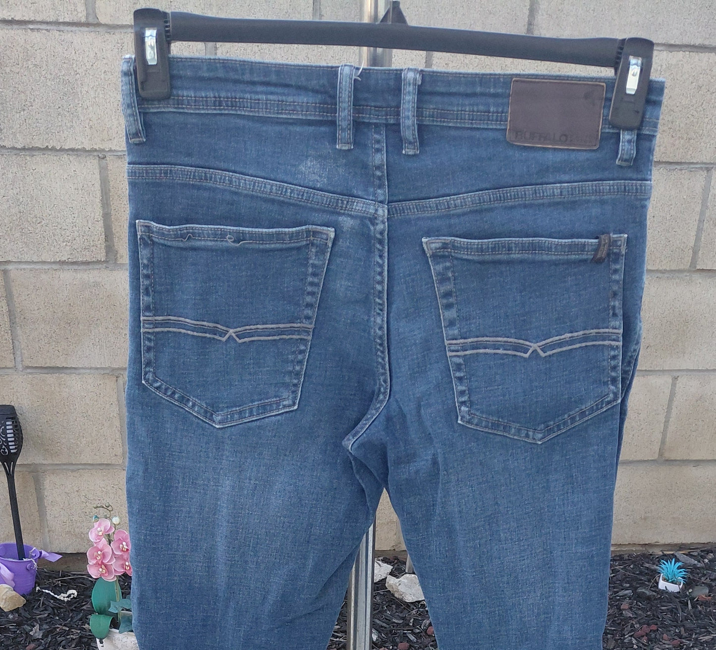 691147....Preowned Buffalo David Straight leg Jeans 32X32