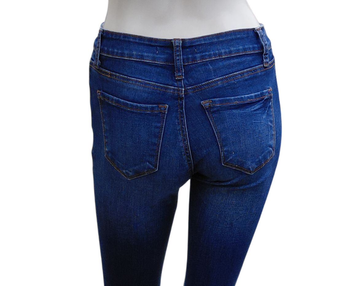 635018....Women's Preowned Kancan Skinny Jeans Size 3/25, 27"Inseam. 8"Rise