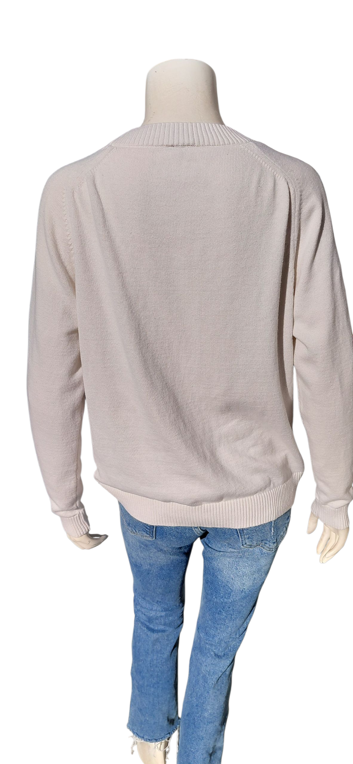 9318....Women's Preowned Long Sleeve Pullover Sweater Size Medium
