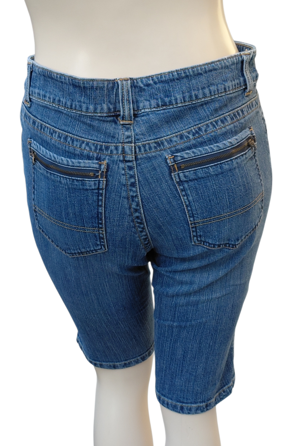 591631.....Preowned One True Fit Crop Size 16M, W34" 12"Inseam 10"Rise