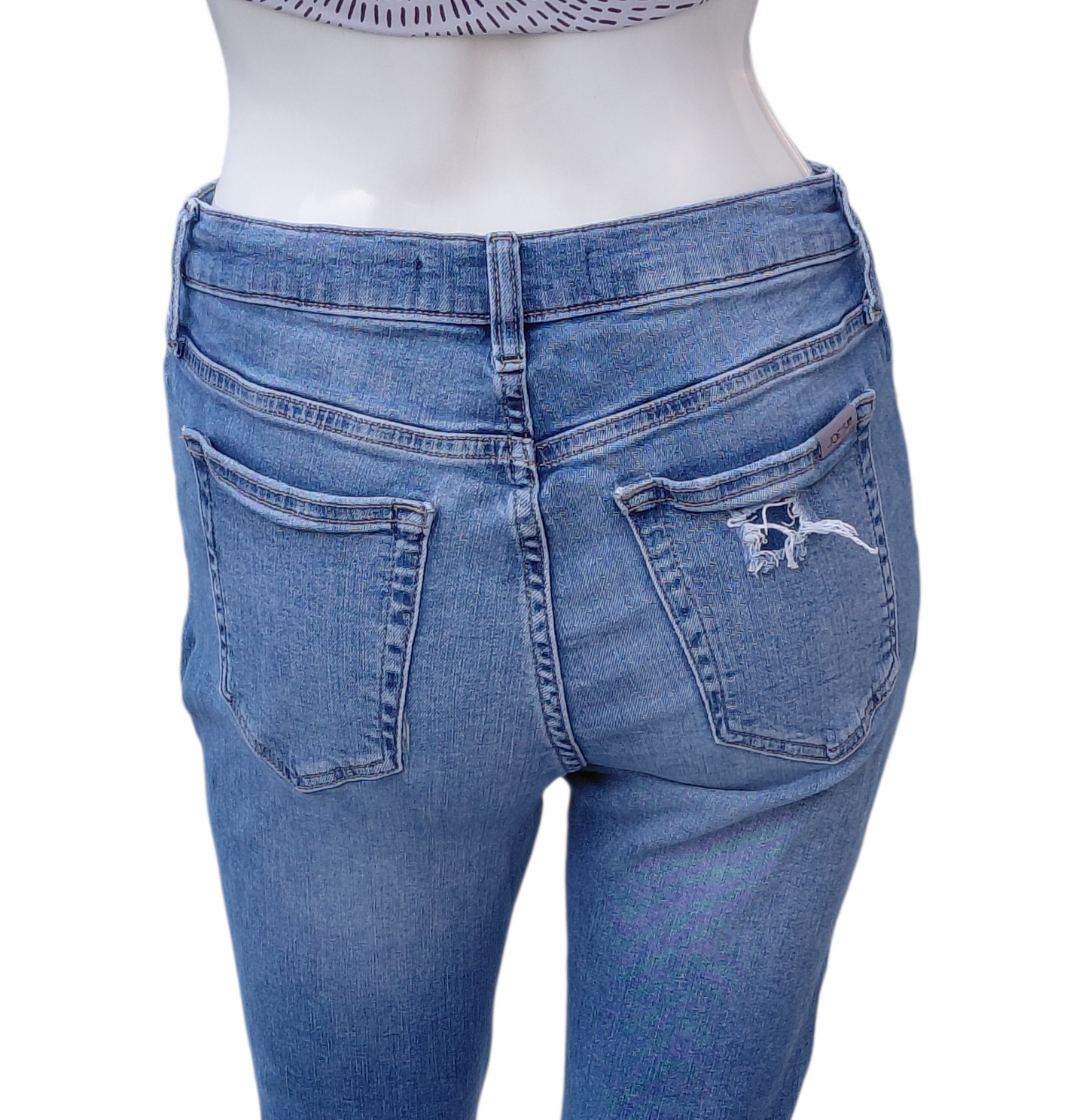 7013A...Women's Joe's Skinny Jeans Size W28