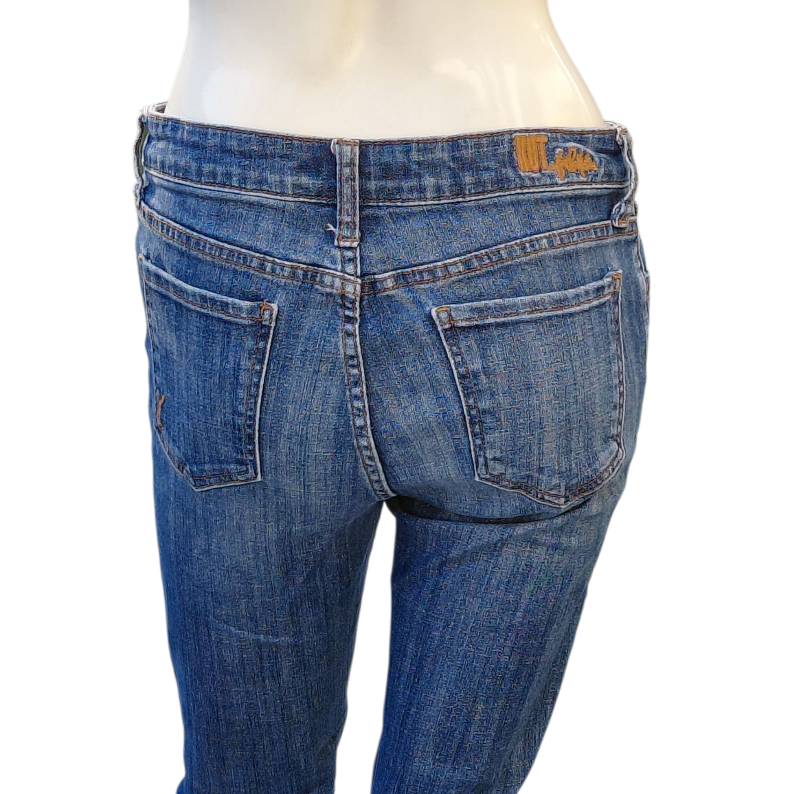 568521...Preowned Kut from the Kloth Deep Cuff Size 4, W28" 23"inseam 8"Rise