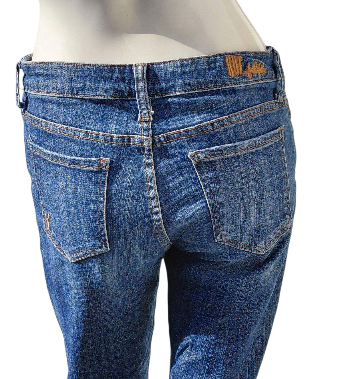 687845....Preowned Kut from the Kloth Crop Jeans Size 4, W28" 23"Insean 8"Rise