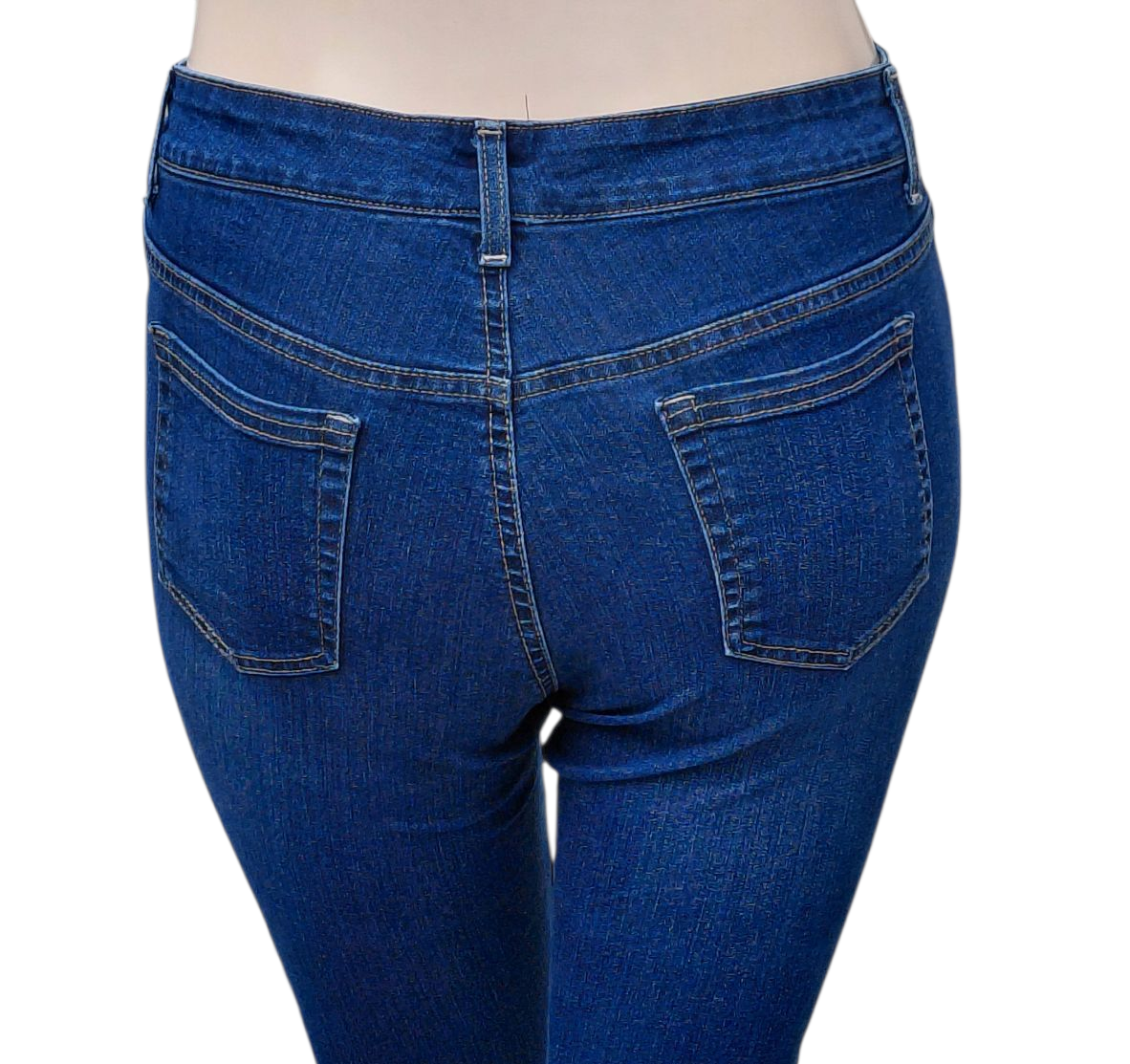93312...Preowned Women's Bandolino Crop Jeans Size 12
