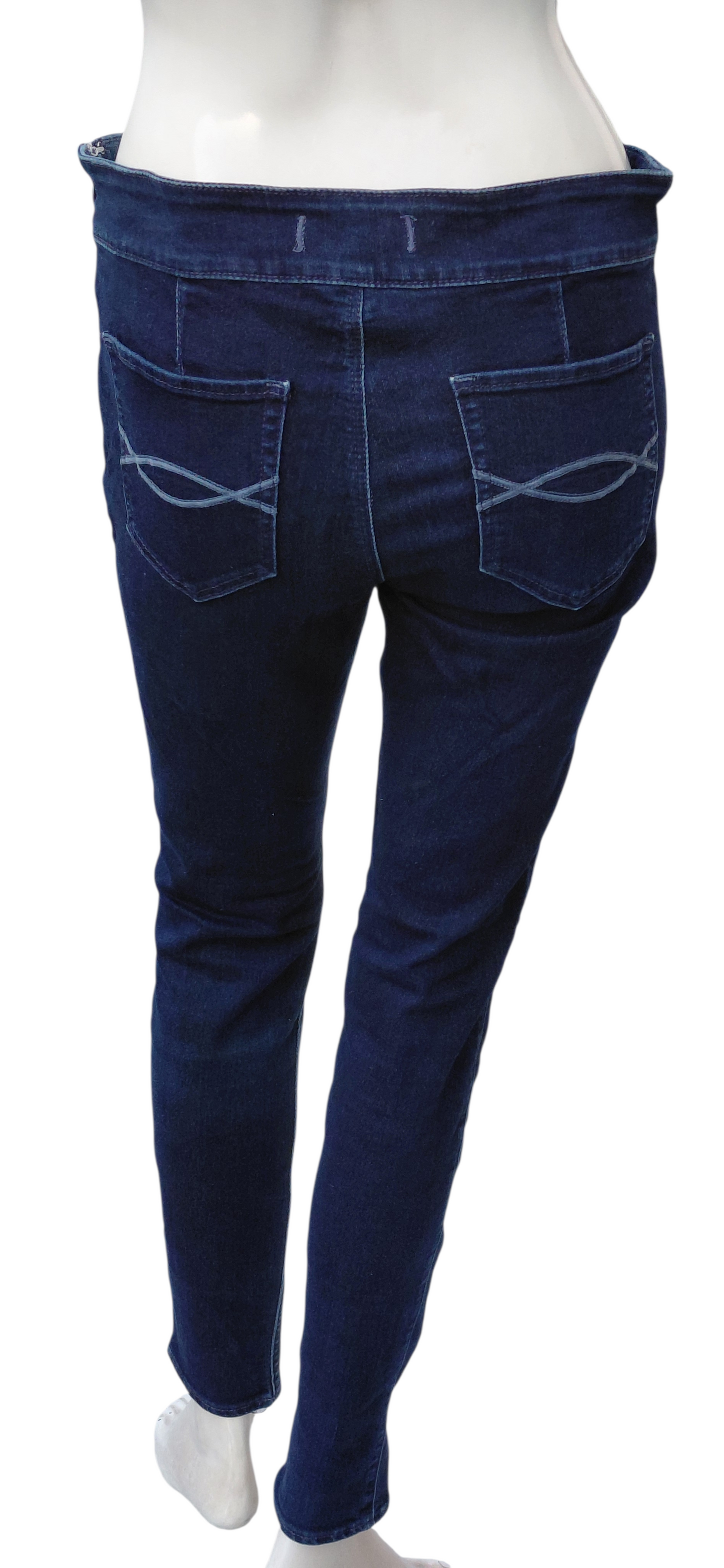 7006914...Abercrombie & Fitch Pull-On Skinny Jeans Size L, 28" 28"Inseam 9"Rise