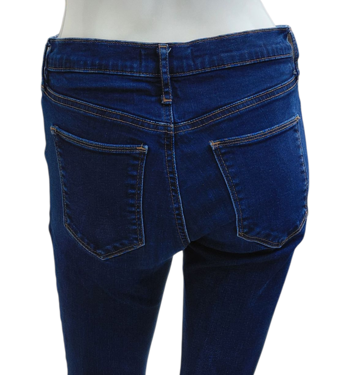 8120....Preowned Gap 1916 True Skinny Jeans Size 6R, 8" Rise