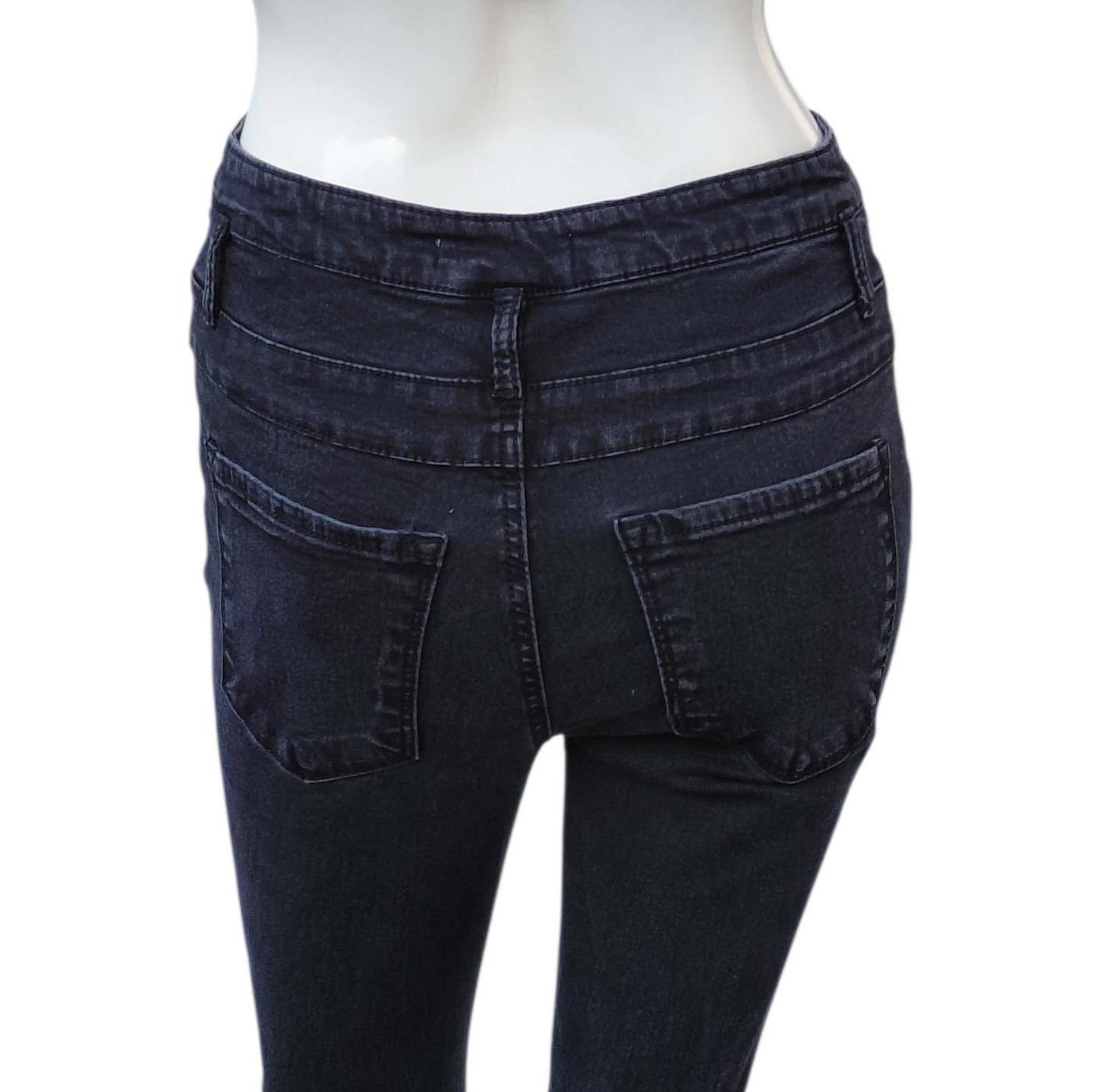 4185....Refuge Black Skinny Jeans Size 8, W26" 25"Inseam 10"Rise