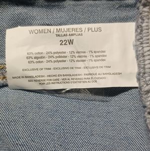 Sku 686046 Preowned Gloria Vanderbilt Crop Jeans Size 22W, Preowned and in Excellent Like New Condition