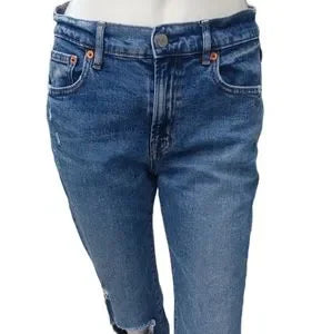 686446....Preowned Gap Girlfriend Jeans Size 2/26