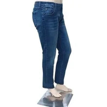 Load image into Gallery viewer, Kut from the Kloth Catherine Boyfriend Jeans Size 16, Preowned and in Excellent Condition
