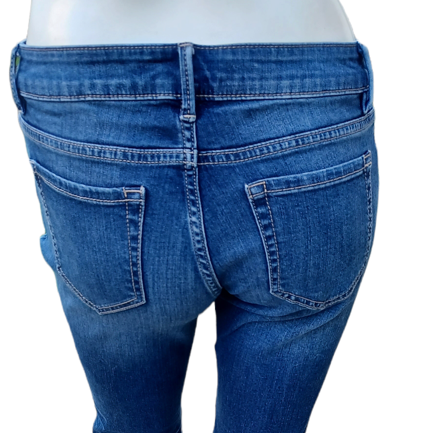 Sku 580725 PRE-OWNED....BCBGeneration Bootcut Jeans Size 26