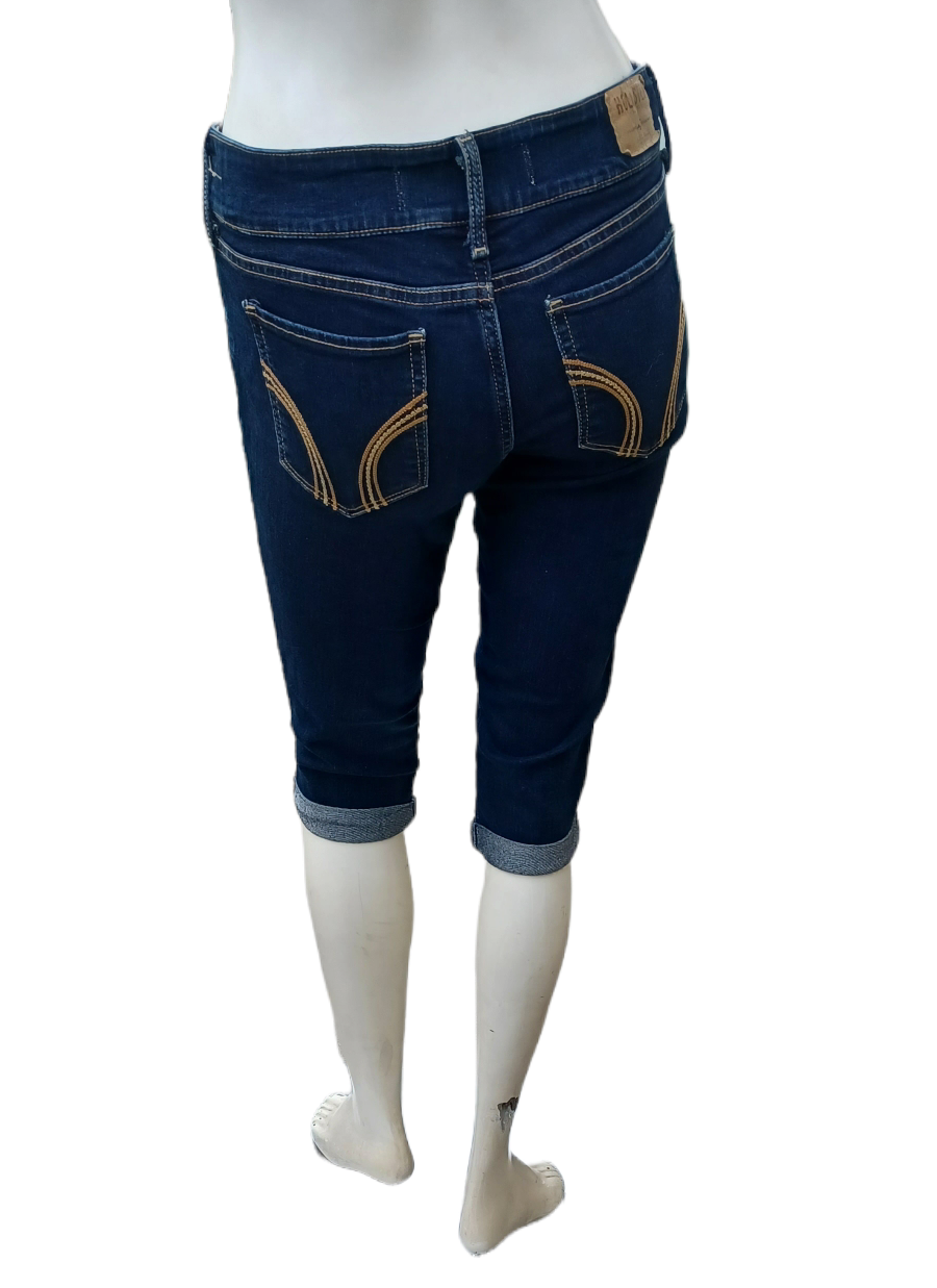 Sku 52357 PRE-OWNED....Hollister Crop Jeans Size 7