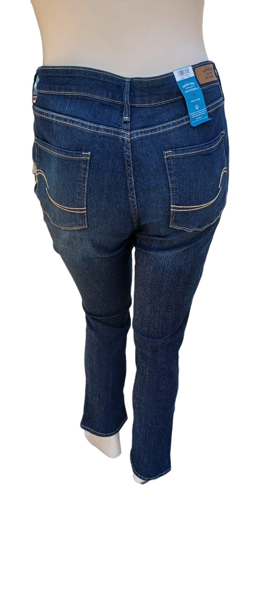 533635.....New Signature Levi Strauss Bootcut Jeans Size 16M