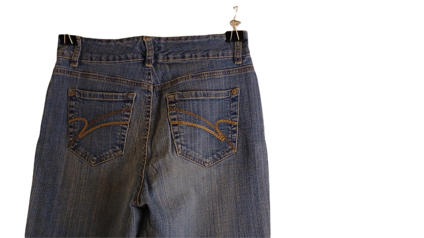 Sku 447510....Preowned Nine West Bootcut Jeans Size 6/27