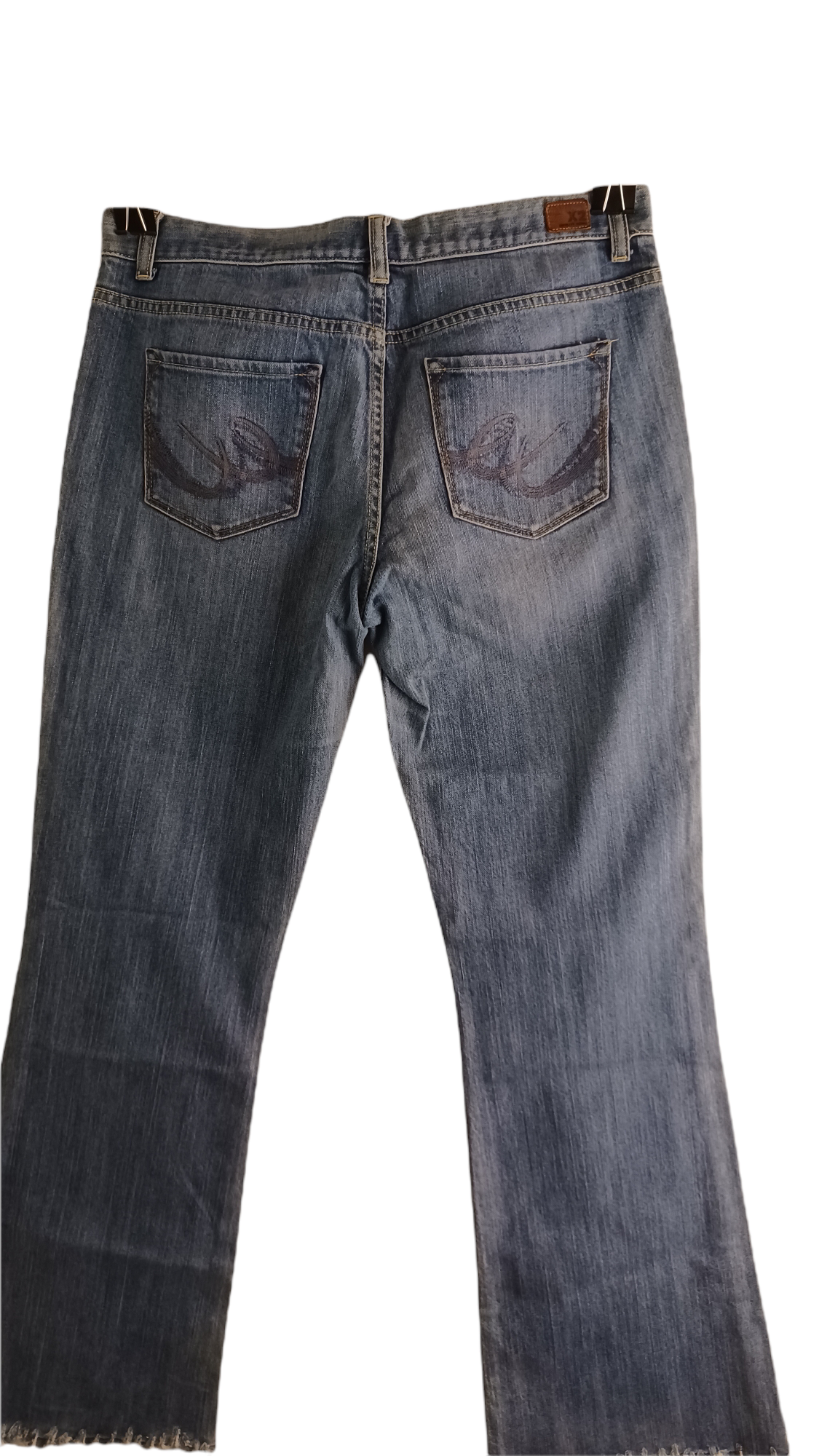 Sku 52921 PRE-OWNED......X2 Curvy Flare Jeans Size 31" Waist