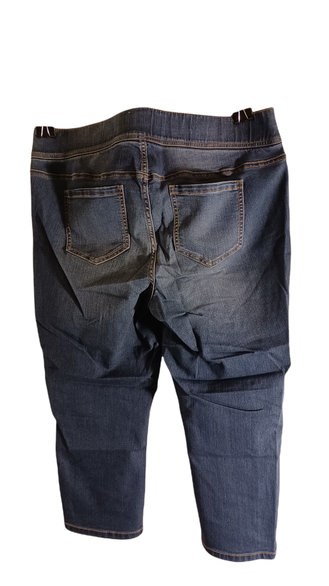 Sku 554148 PRE-OWNED......Torrid Pull-On Crop Jeans Size 1