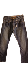 Load image into Gallery viewer, PRE-OWNED....Men&#39;s Levi&#39;s 514 Slim Straight Jeans Size 32X29
