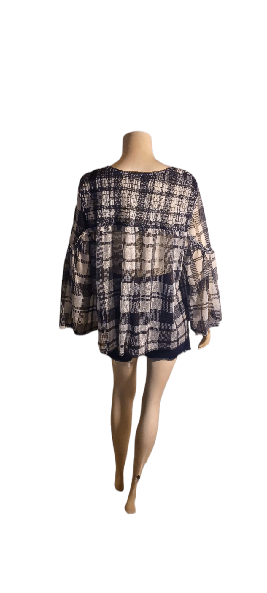 Sku 605633 PRE-OWNED....Style&Co. Black & White Top Size Large