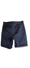 Load image into Gallery viewer, PRE-OWNED....Croft&amp; Barrow Shorts Size 10
