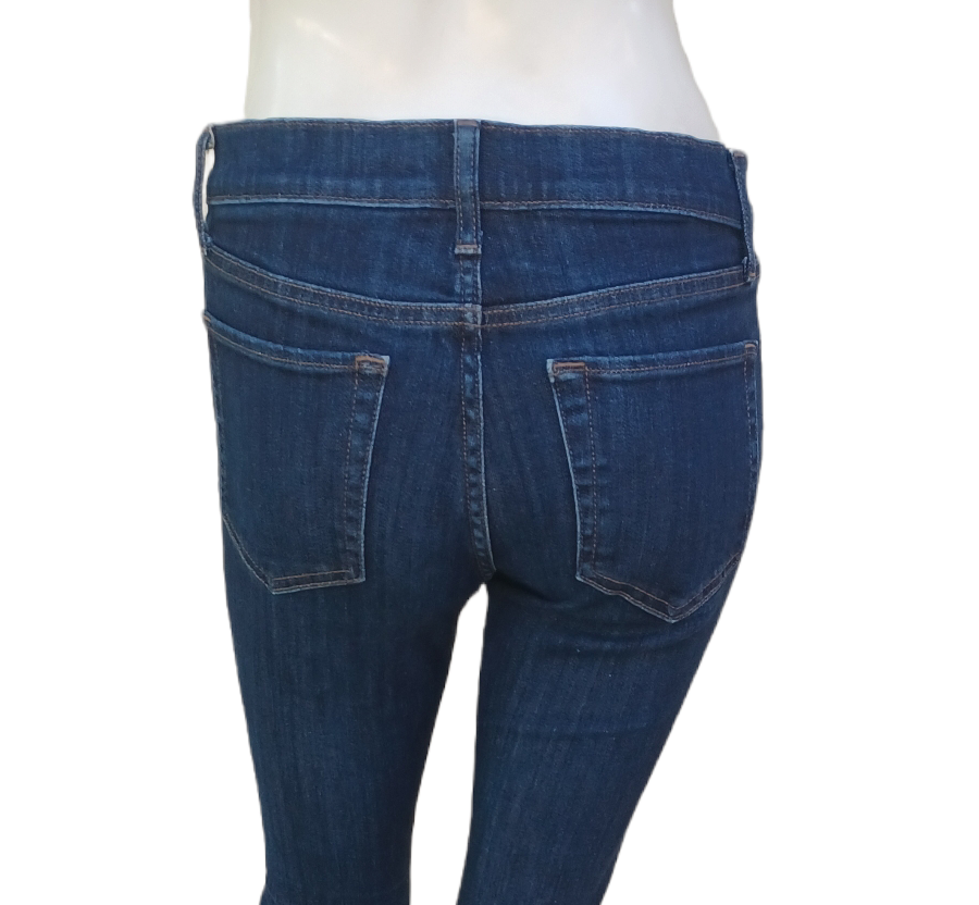 Sku 42295 PRE-OWNED......Slim Straight Leg Jeans Size 4