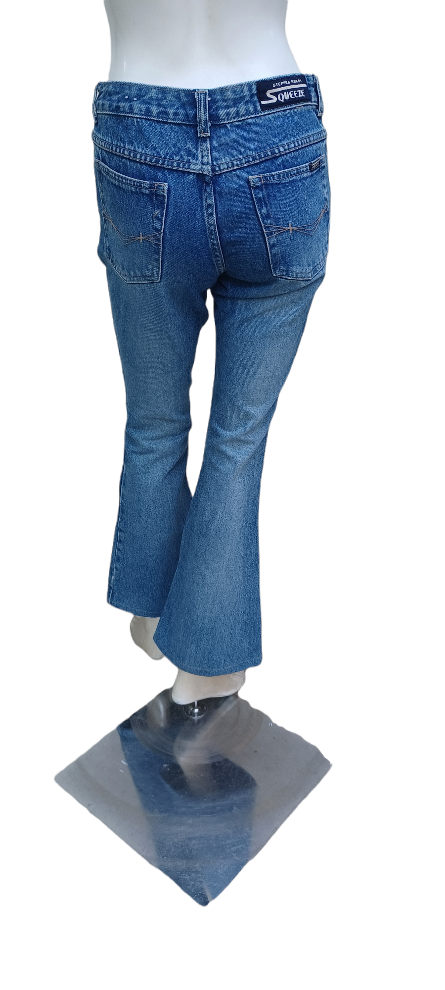 Sku 42232 PRE-OWNED...Squeeze Bootcut Jeans Size 3/4