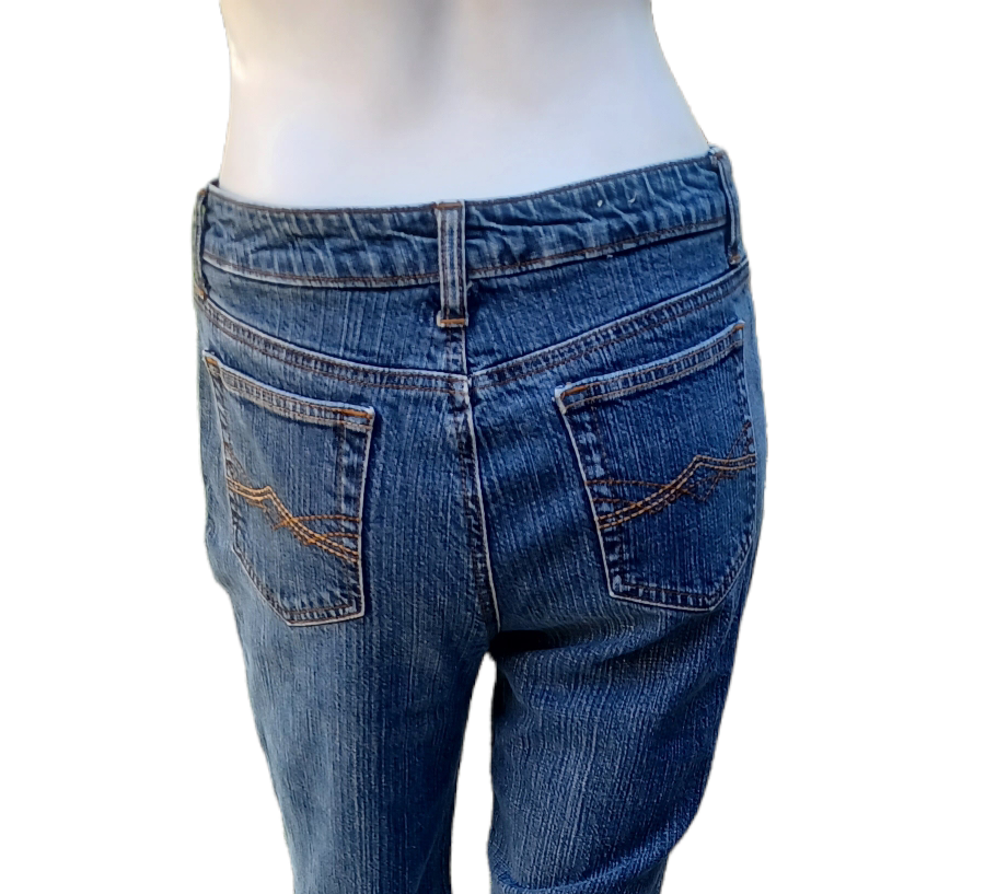 Sku 44174...Preowned St. John's Bay Straight leg Jeans Size 6