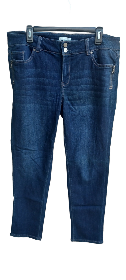 Sku 9006....Preowned New York & Company Straight leg Jeans Size 14